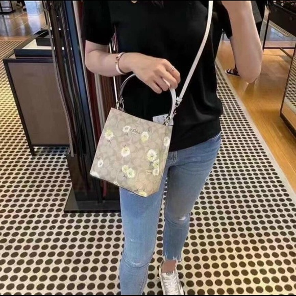 Coach purse - Picture 6 of 6